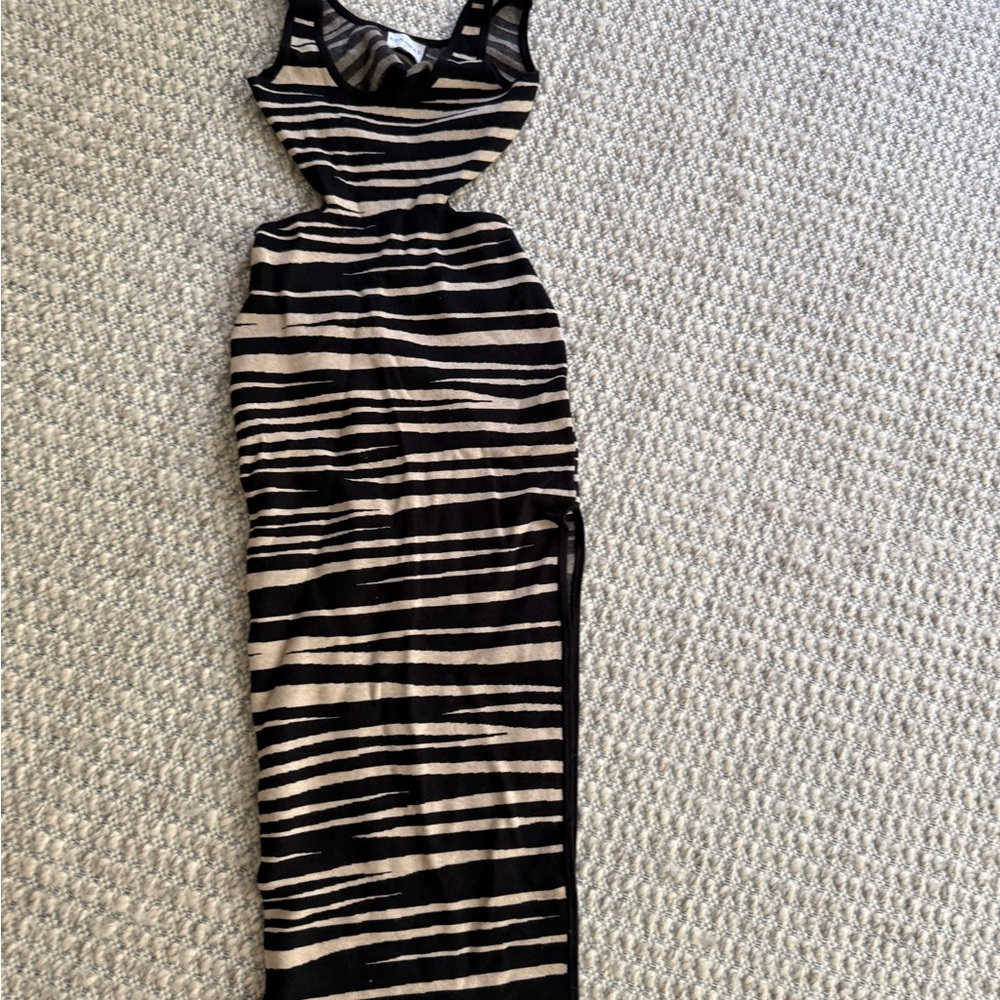Elegant Zebra Print Backless Dress